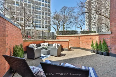 349 St Clair Avenue W Toronto ON M5P 1N3