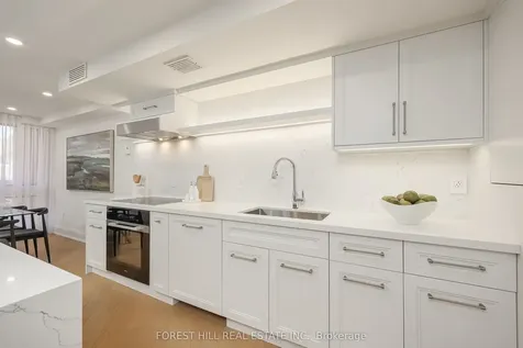 349 St Clair Avenue W Toronto ON M5P 1N3