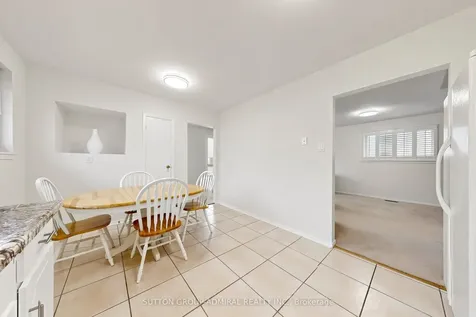 26 Donnalyn Drive Toronto ON M2R 2R8