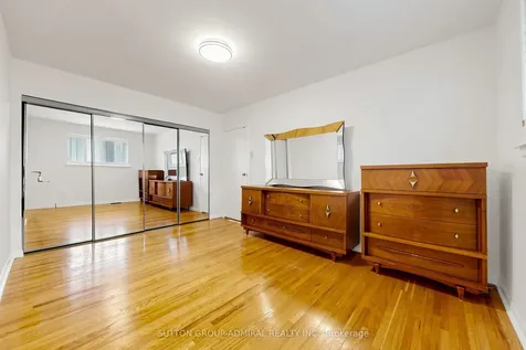 26 Donnalyn Drive Toronto ON M2R 2R8