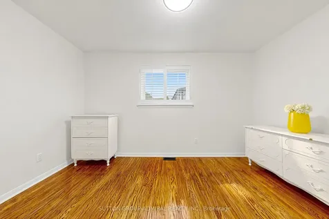 26 Donnalyn Drive Toronto ON M2R 2R8