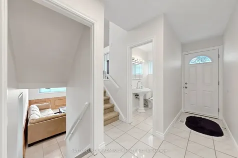 26 Donnalyn Drive Toronto ON M2R 2R8