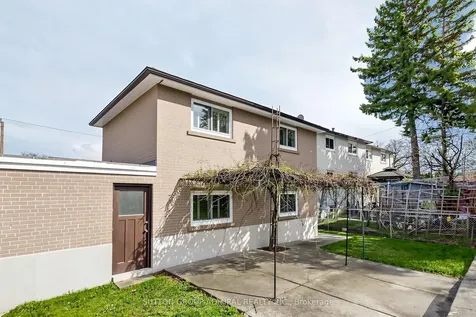 26 Donnalyn Drive Toronto ON M2R 2R8