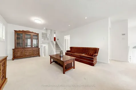 26 Donnalyn Drive Toronto ON M2R 2R8