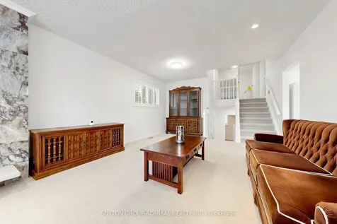 26 Donnalyn Drive Toronto ON M2R 2R8