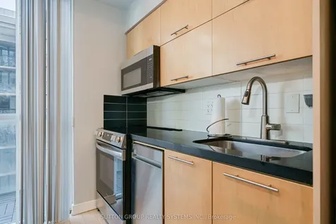 126 Simcoe Street Toronto ON M5H 4E6