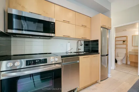 126 Simcoe Street Toronto ON M5H 4E6