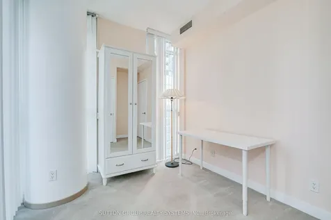 126 Simcoe Street Toronto ON M5H 4E6