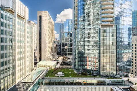 126 Simcoe Street Toronto ON M5H 4E6