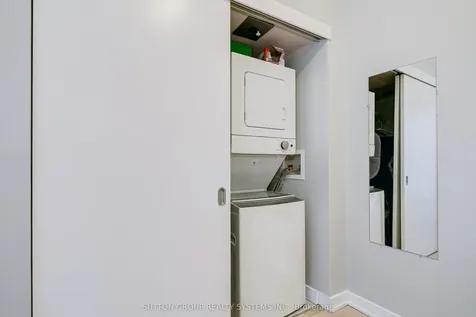 126 Simcoe Street Toronto ON M5H 4E6