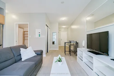 126 Simcoe Street Toronto ON M5H 4E6