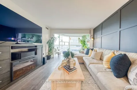 725 King Street W Toronto ON M5V 2W9