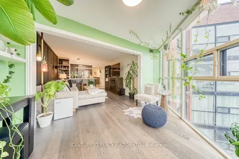725 King Street W Toronto ON M5V 2W9