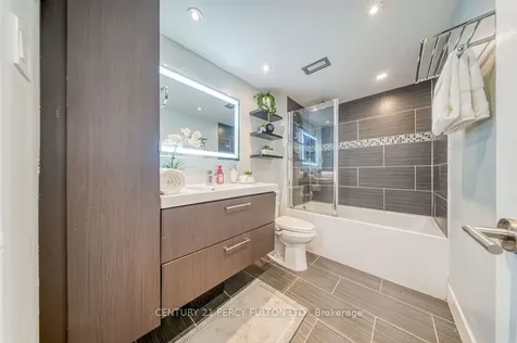 725 King Street W Toronto ON M5V 2W9