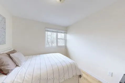 11 Sand Fernway N/a Toronto ON M2J 4N7