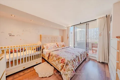 5765 Yonge Street Toronto ON M2M 4H9