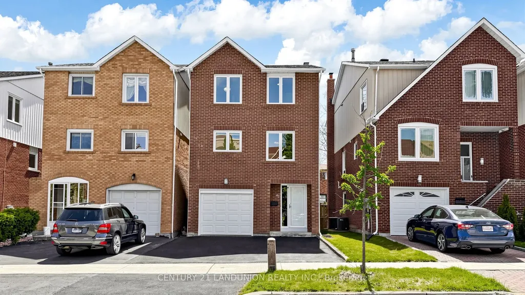 67 Carnival Court Toronto ON M2R 3T7