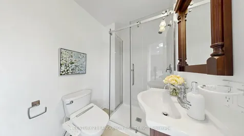 67 Carnival Court Toronto ON M2R 3T7