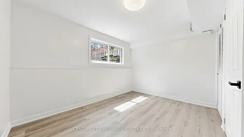 67 Carnival Court Toronto ON M2R 3T7