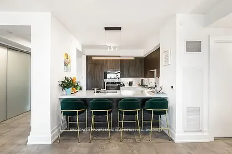 3 Southvale Drive Toronto ON M4G 1G2