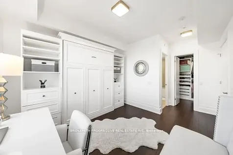 3 Southvale Drive Toronto ON M4G 1G2