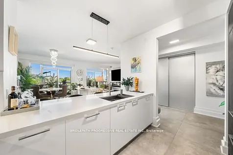 3 Southvale Drive Toronto ON M4G 1G2