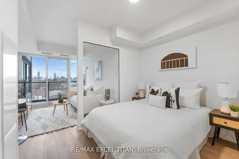 5 Lakeview Avenue Toronto ON M6J 0H3