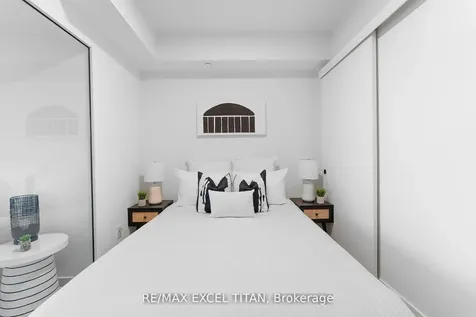 5 Lakeview Avenue Toronto ON M6J 0H3
