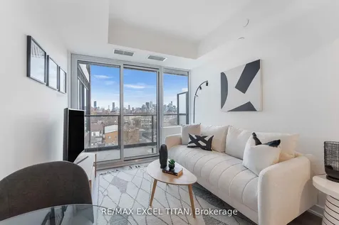 5 Lakeview Avenue Toronto ON M6J 0H3