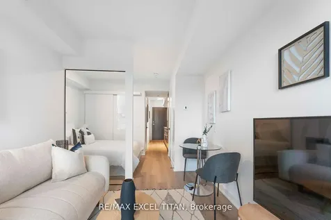 5 Lakeview Avenue Toronto ON M6J 0H3