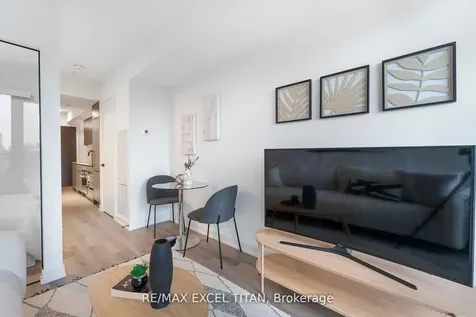 5 Lakeview Avenue Toronto ON M6J 0H3