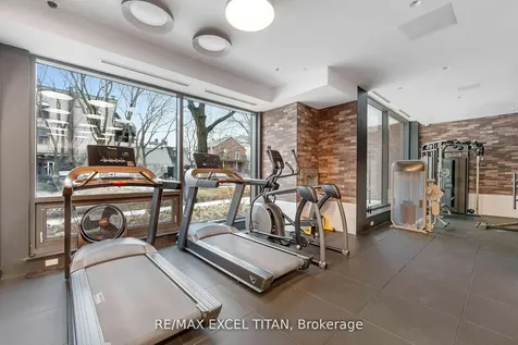 5 Lakeview Avenue Toronto ON M6J 0H3