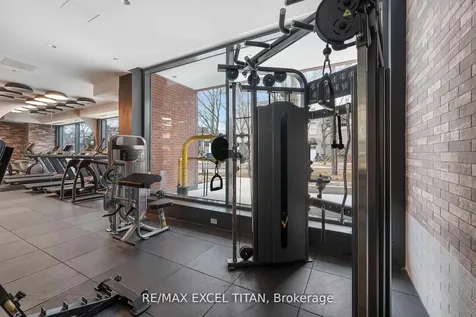 5 Lakeview Avenue Toronto ON M6J 0H3