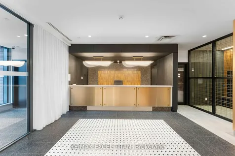 5 Lakeview Avenue Toronto ON M6J 0H3