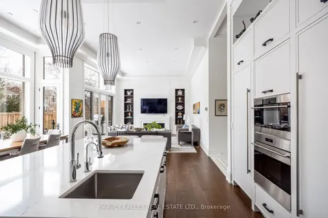 264 Cortleigh Boulevard Toronto ON M5N 1P7