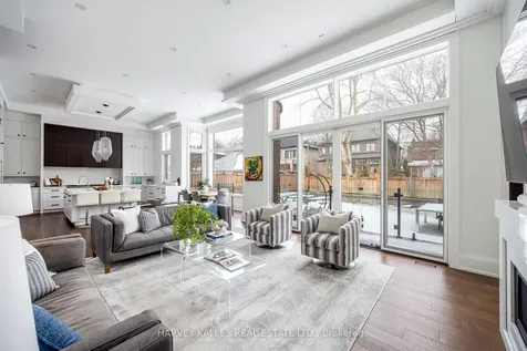 264 Cortleigh Boulevard Toronto ON M5N 1P7