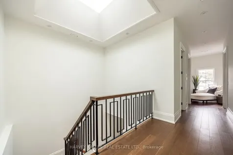 264 Cortleigh Boulevard Toronto ON M5N 1P7