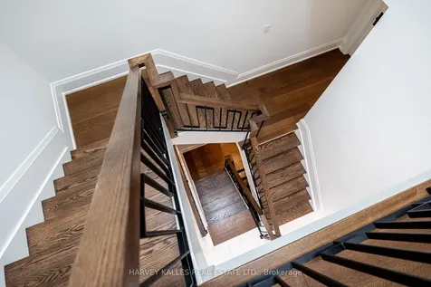 264 Cortleigh Boulevard Toronto ON M5N 1P7