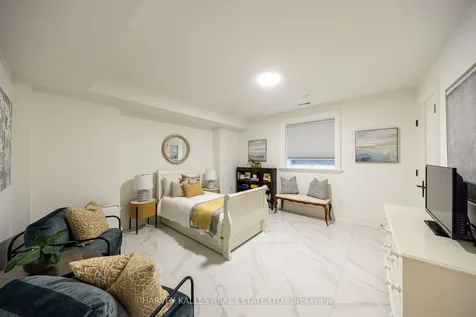 264 Cortleigh Boulevard Toronto ON M5N 1P7
