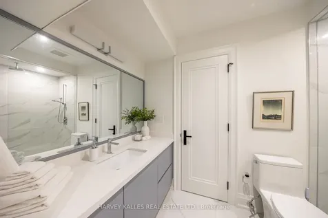 264 Cortleigh Boulevard Toronto ON M5N 1P7