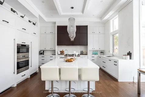 264 Cortleigh Boulevard Toronto ON M5N 1P7