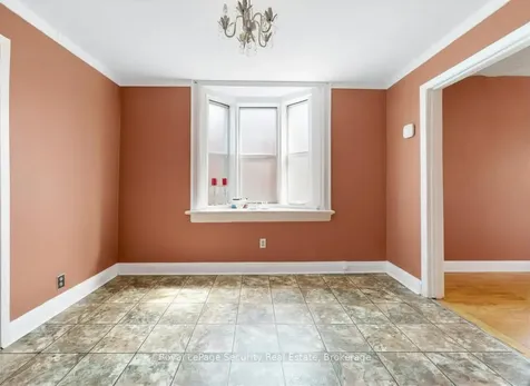 31 Blandford Street Toronto ON M6E 3A6