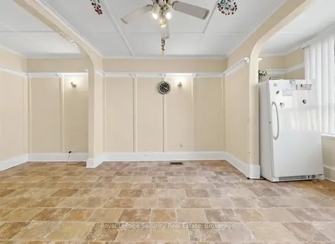 31 Blandford Street Toronto ON M6E 3A6