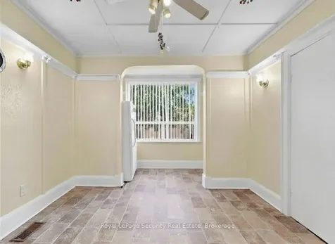 31 Blandford Street Toronto ON M6E 3A6