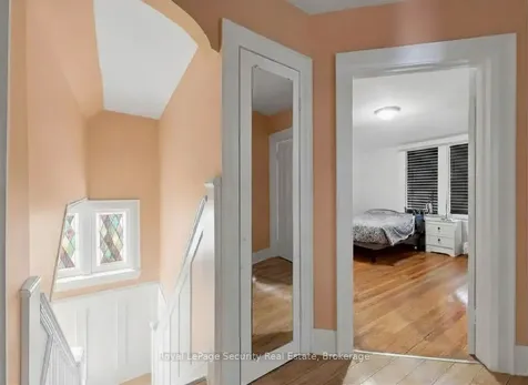 31 Blandford Street Toronto ON M6E 3A6