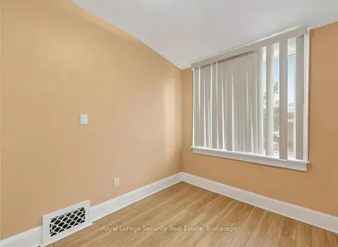 31 Blandford Street Toronto ON M6E 3A6