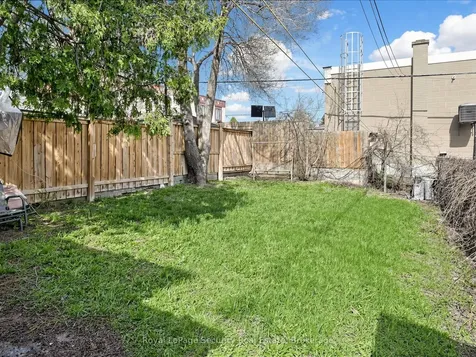 31 Blandford Street Toronto ON M6E 3A6