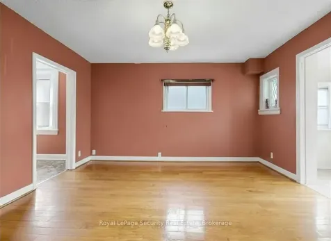 31 Blandford Street Toronto ON M6E 3A6
