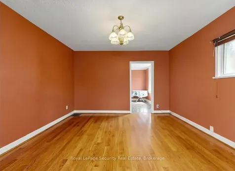 31 Blandford Street Toronto ON M6E 3A6