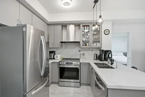 18 Harbour Street Toronto ON M5J 2Z6